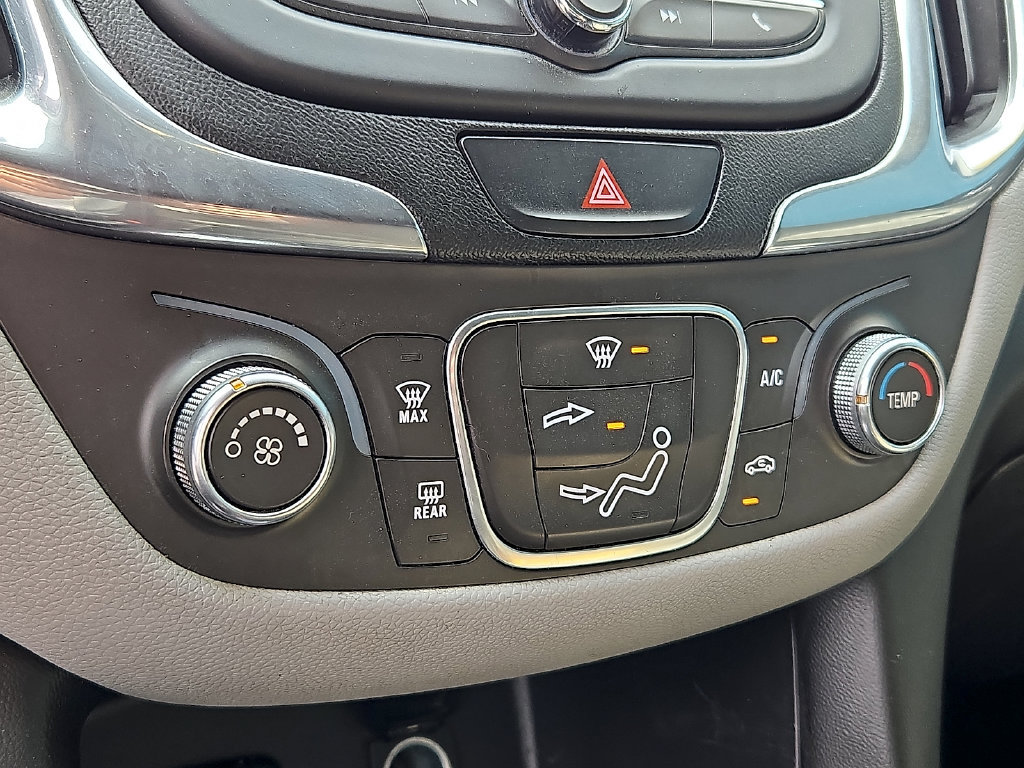 Used 2018 Chevrolet Equinox LT AWD/4WD image 16