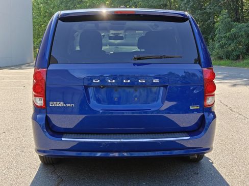 Used 2019 Dodge Grand Caravan SE w/ UConnect Hands-Free Group FWD image 4