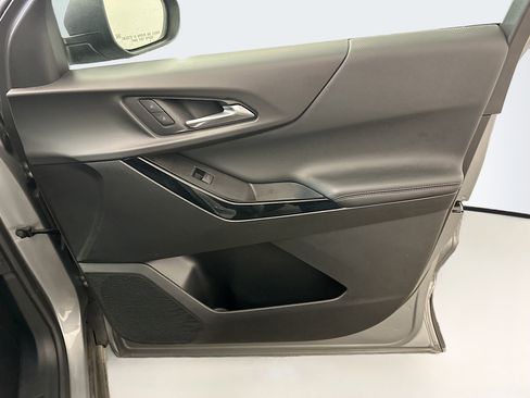 Used 2025 Chevrolet Equinox LT w/ Convenience Package II image 34