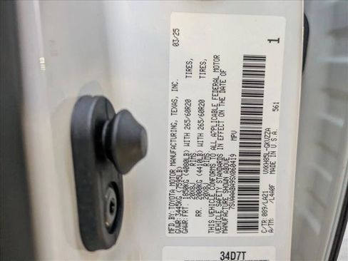 Used 2025 Toyota Sequoia Platinum image 24