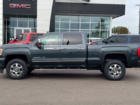 Used 2019 GMC Sierra 3500 Denali w/ Duramax Plus Package image 7