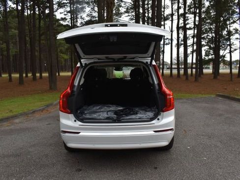 New 2024 Volvo XC90 T8 Plus w/ Protection Package Premier image 18