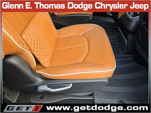 Used 2024 Chrysler Pacifica Pinnacle image 32