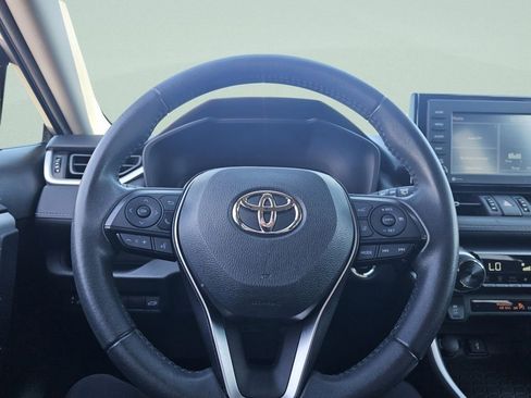 Used 2022 Toyota RAV4 XLE Premium AWD/4WD image 30