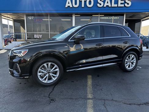 Used 2025 Audi Q3 2.0T Premium image 2