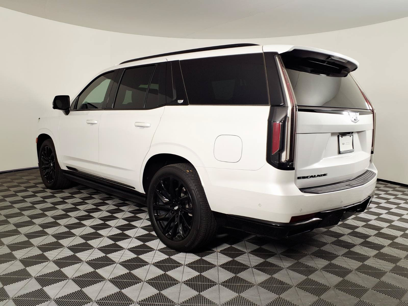 Certified 2024 Cadillac Escalade Sport w/ LPO, ONYX Package AWD/4WD image 6