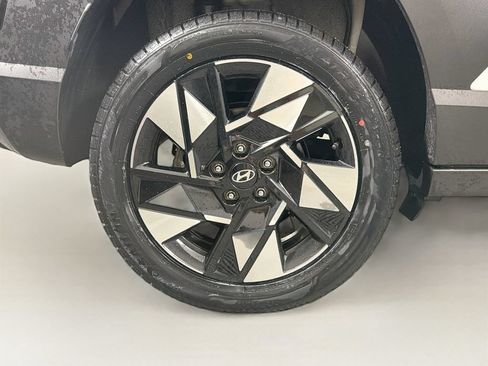 Used 2025 Hyundai Kona SEL AWD/4WD image 32