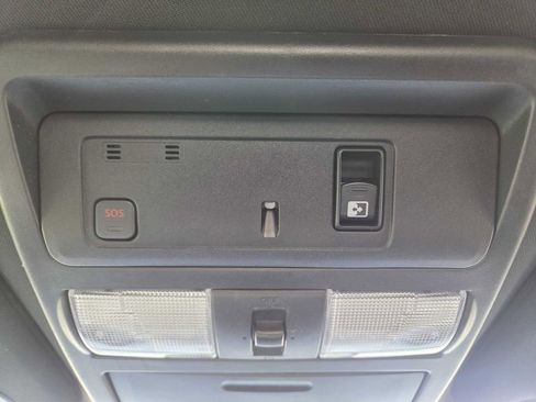 Used 2019 Nissan Titan SL w/ Midnight Edition image 33