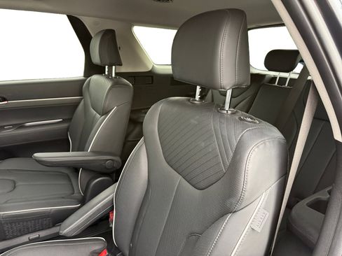 Certified 2024 Hyundai Palisade SEL image 16