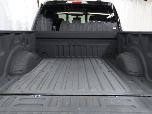 Used 2022 Ford F250 Lariat w/ Black Appearance Package image 7