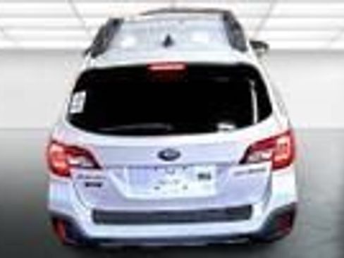 Used 2018 Subaru Outback 2.5i Premium image 5