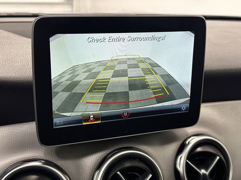 Used 2020 Mercedes-Benz GLA 250 4MATIC image 25