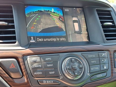Used 2018 Nissan Pathfinder Platinum AWD/4WD image 23