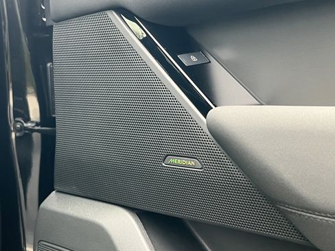 New 2025 Land Rover Range Rover Velar Dynamic SE AWD/4WD image 7