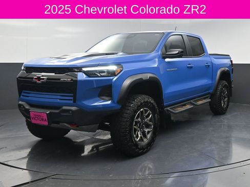 Used 2025 Chevrolet Colorado ZR2 w/ Technology Package image 2