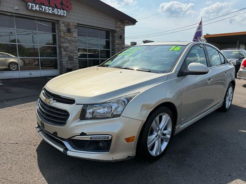 Used 2016 Chevrolet Cruze LT w/ RS Appearance Package FWD image 2
