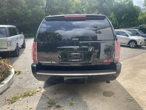 Used 2013 GMC Yukon XL Denali AWD/4WD image 3