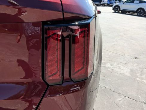 Certified 2025 Kia Sorento LX image 12