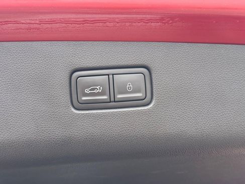 Used 2022 Genesis GV70 2.5T w/ Advanced Package image 6