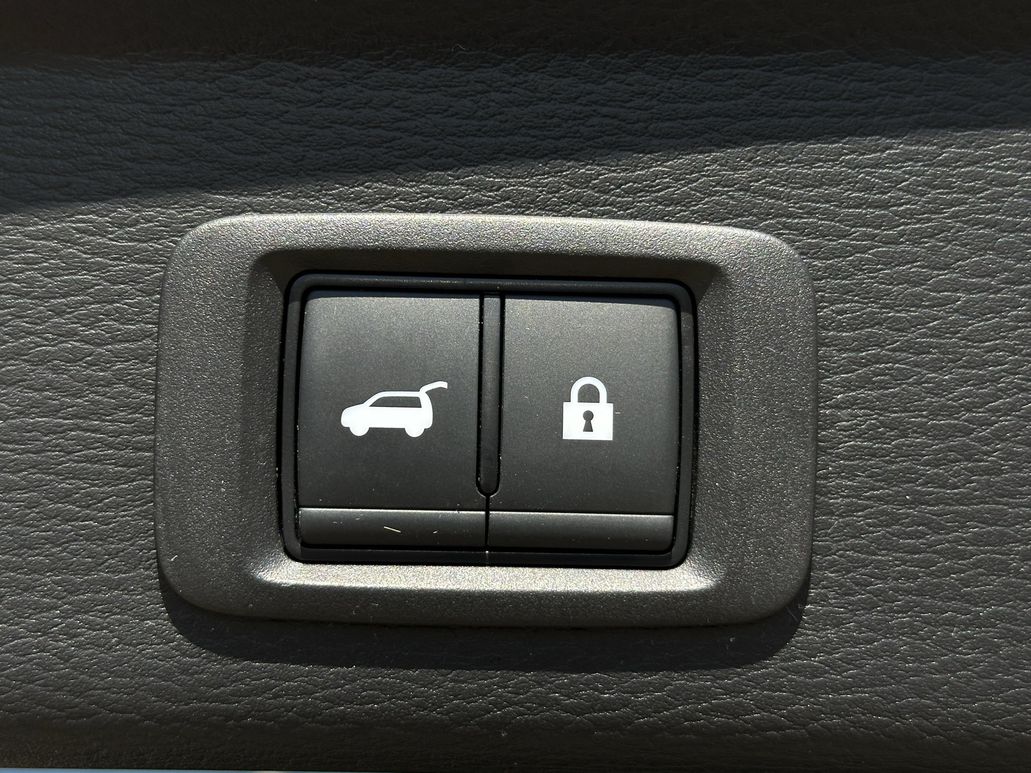 Used 2024 Mitsubishi Outlander SE Black Edition AWD/4WD image 14