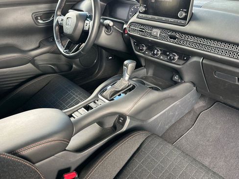 Used 2025 Honda HR-V Sport image 16