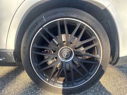 Used 2025 Mercedes-Benz GLS 63 AMG 4MATIC image 5