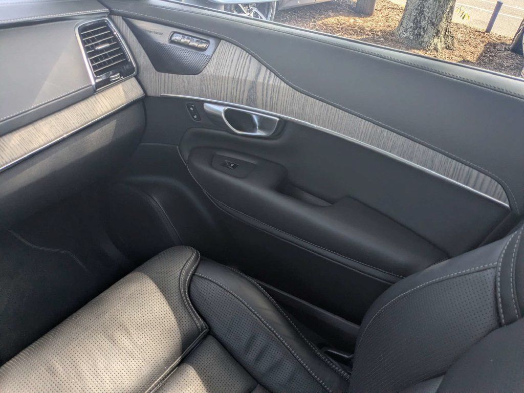 Certified 2023 Volvo XC90 B6 Ultimate AWD/4WD image 24