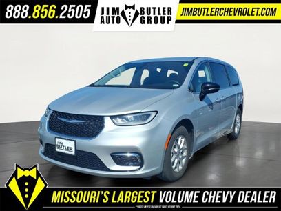 Used 2024 Chrysler Pacifica Touring-L