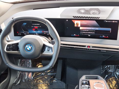 Used 2023 BMW iX M60 image 29