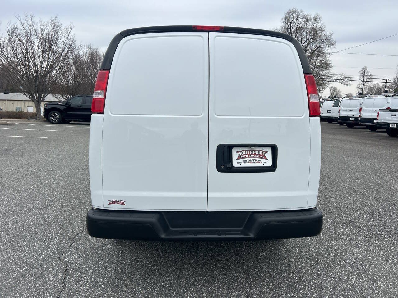 Used 2020 Chevrolet Express 2500 w/ Driver Convenience Package RWD image 8