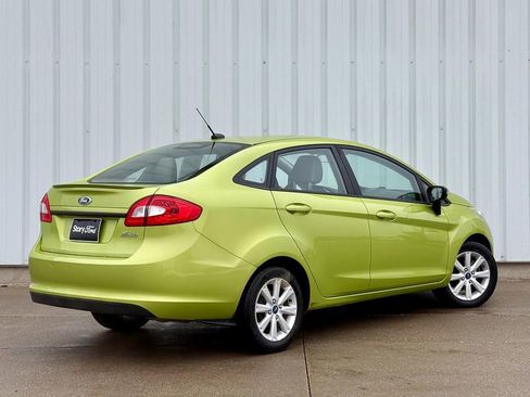 Used 2013 Ford Fiesta SE image 5