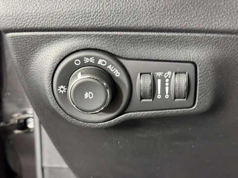 Used 2020 Jeep Compass Latitude w/ Popular Equipment Group image 16