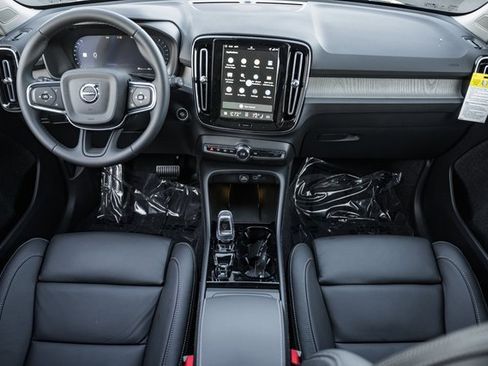 New 2026 Volvo XC40 B5 Plus w/ Protection Package Premier image 20