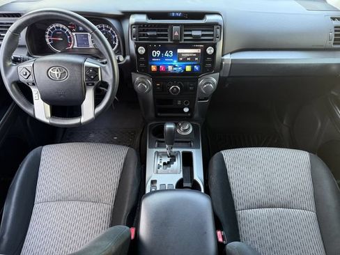 Used 2016 Toyota 4Runner SR5 AWD/4WD image 10