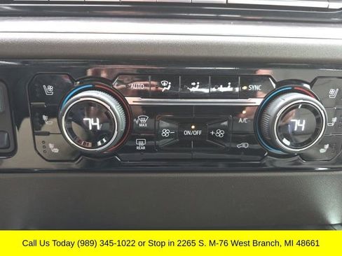 Used 2024 Chevrolet Silverado 2500 LTZ w/ LTZ Convenience Package AWD/4WD image 33