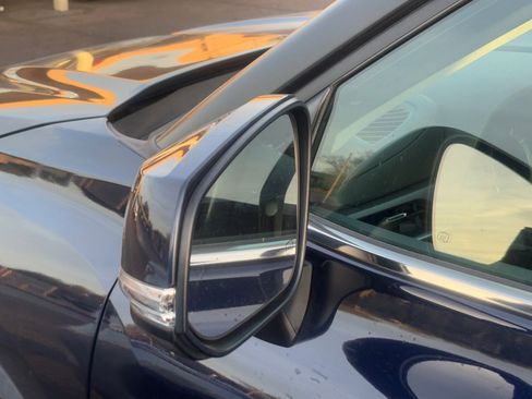 Used 2020 Toyota Highlander LE image 8