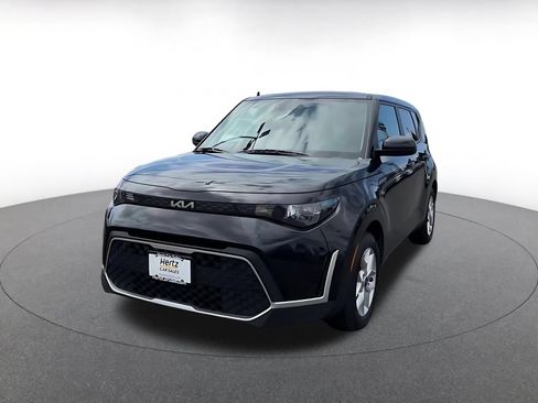 Used 2025 Kia Soul LX w/ LX Technology Package FWD image 7