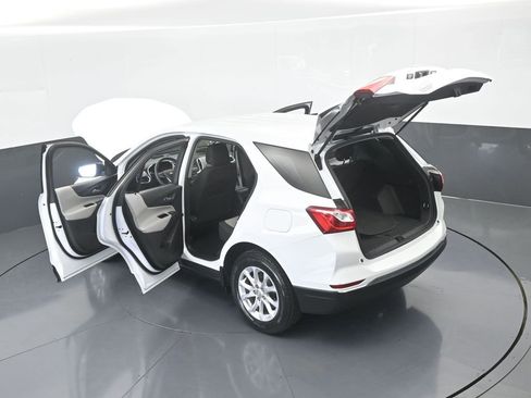 Used 2018 Chevrolet Equinox LS image 62