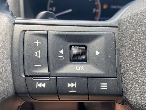 Used 2025 Nissan Rogue SV FWD image 26