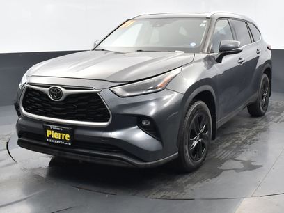 Used 2021 Toyota Highlander XLE