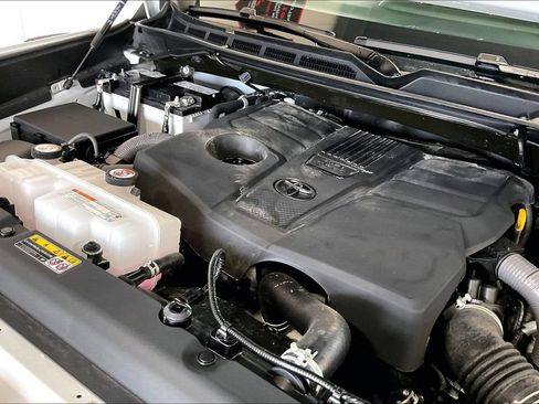 Used 2026 Toyota Tundra Limited AWD/4WD image 27