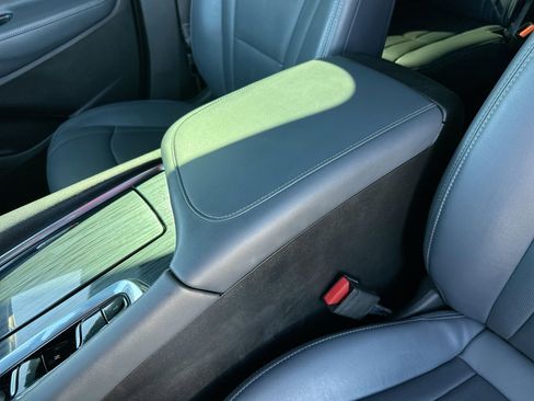 Used 2022 Buick Enclave Premium image 20