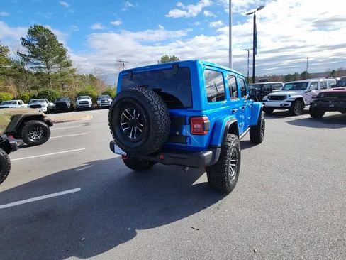 Used 2025 Jeep Wrangler Unlimited Rubicon AWD/4WD image 4