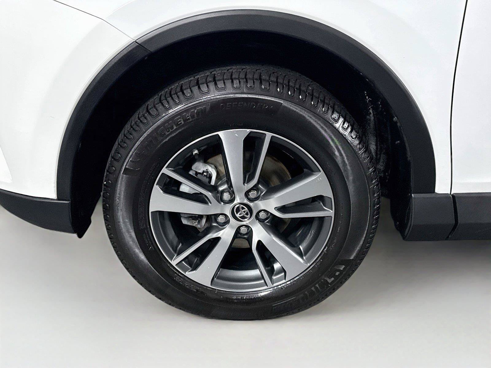 Used 2018 Toyota RAV4 XLE FWD image 43