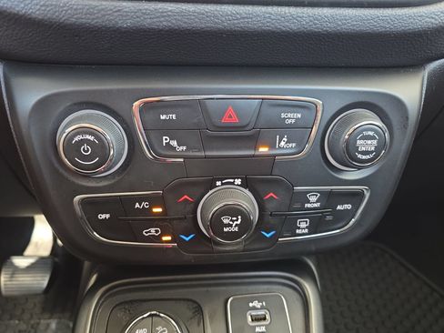 Used 2021 Jeep Compass Trailhawk w/ Convenience Group AWD/4WD image 23