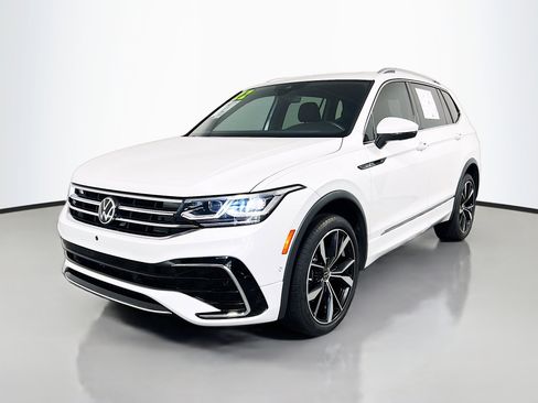 Used 2022 Volkswagen Tiguan SEL R-Line AWD/4WD image 10