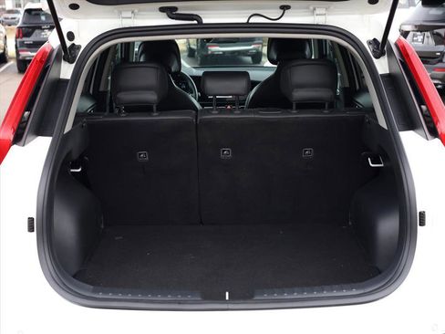 Used 2024 Kia Niro EX Touring image 21