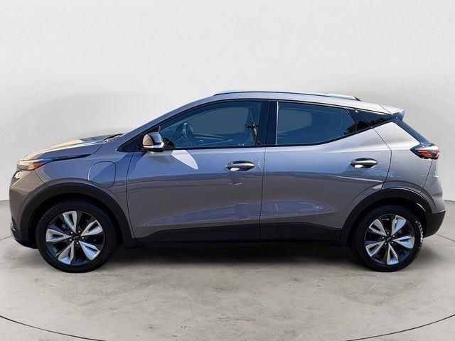 Used 2022 Chevrolet Bolt EUV LT w/ Convenience Package FWD image 8