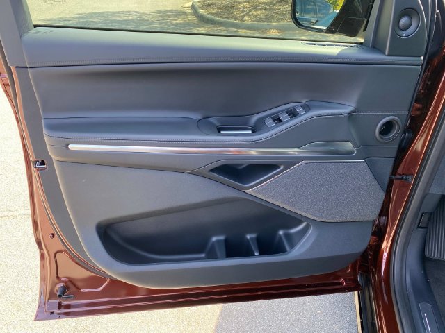 New 2027 Lincoln Navigator Reserve w/ Jet Appearance Package AWD/4WD image 11