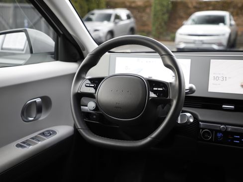 Used 2024 Hyundai Ioniq 5 SE image 19